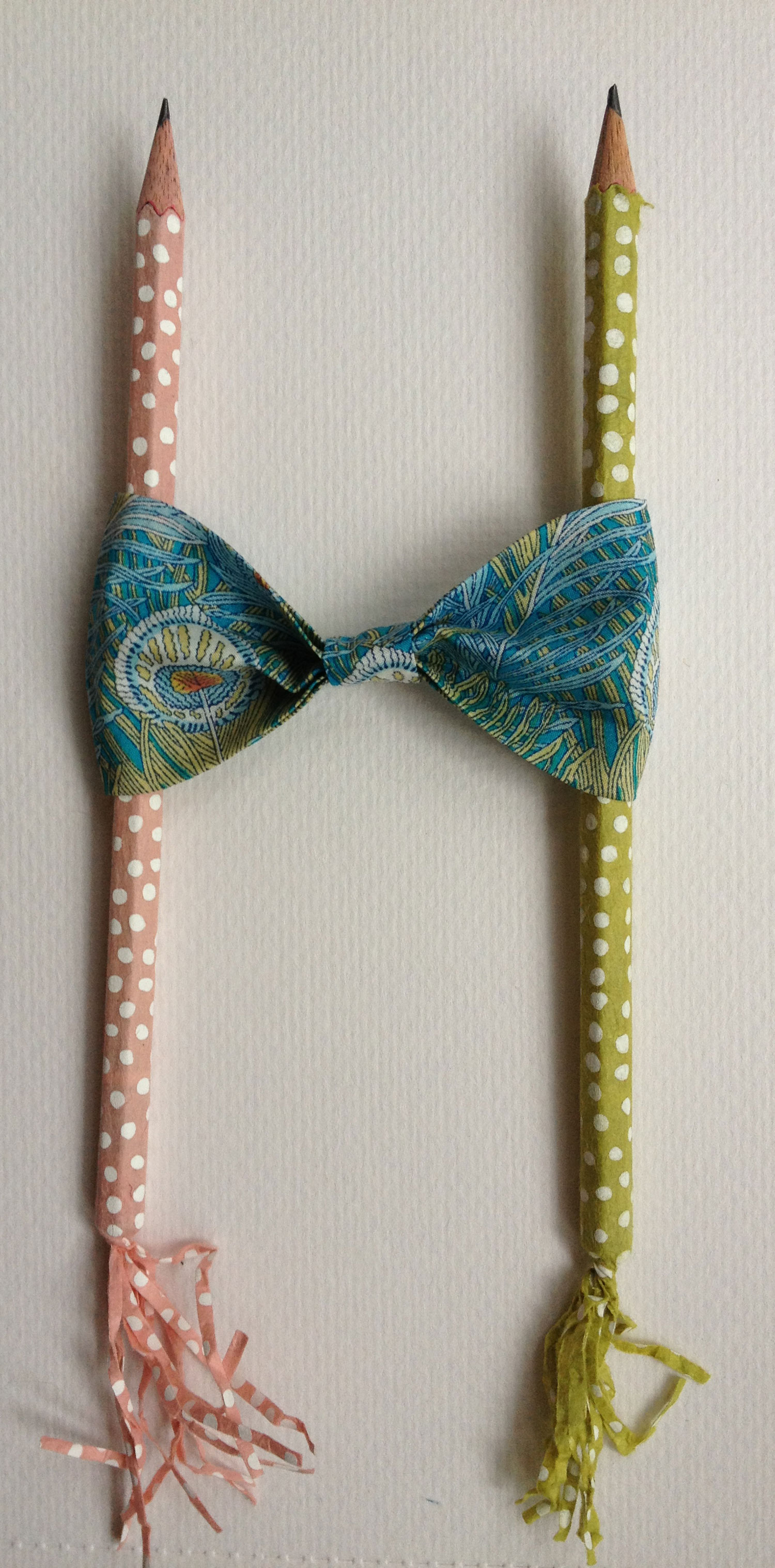 Bow-and-pencils