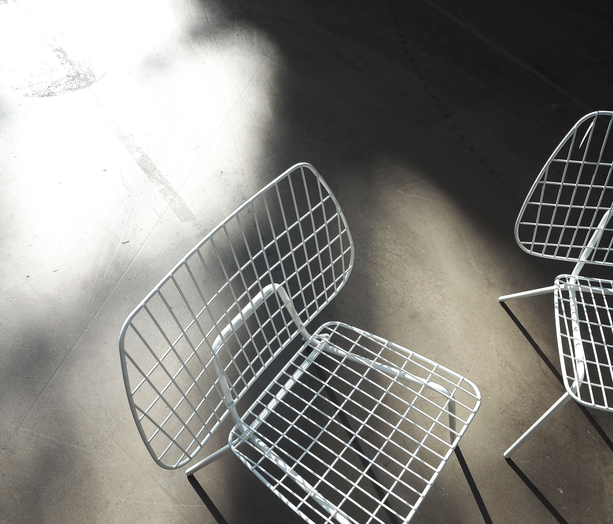 menu wire chair