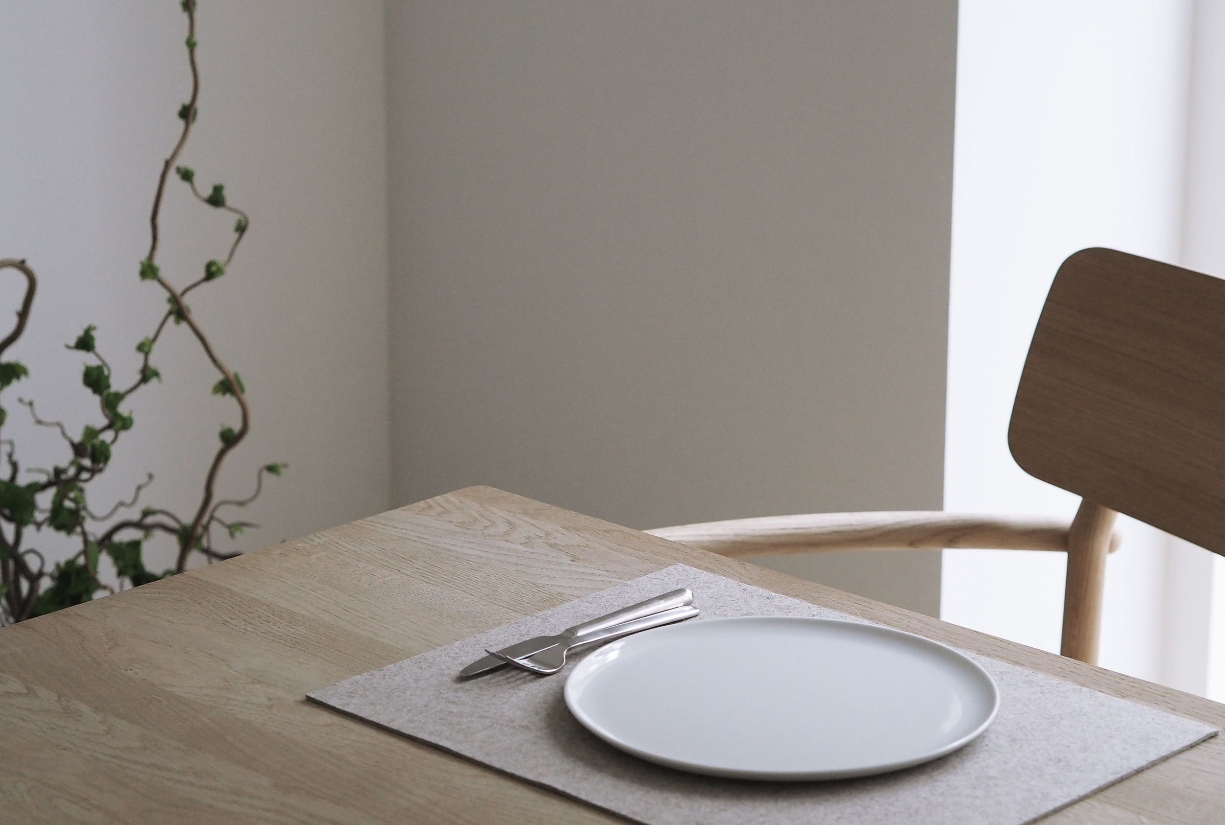 Simple Scandinavian table setting